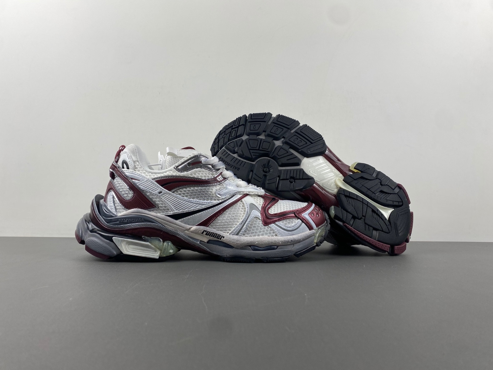 Ba*len*cia*ga runner sneaker