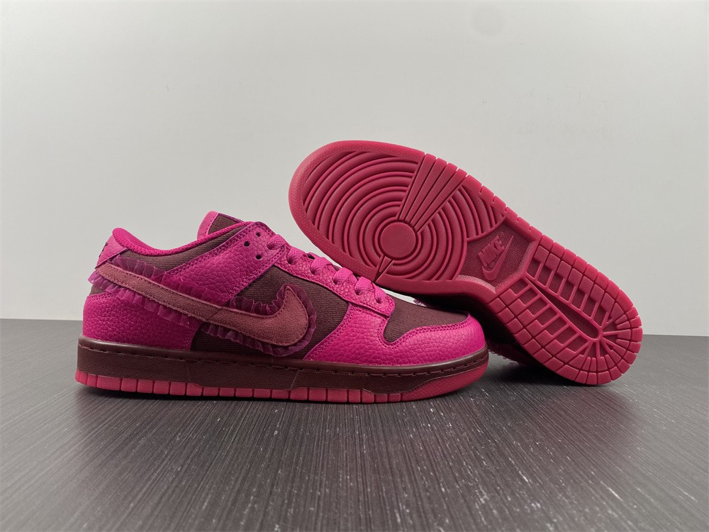 nike wmns dunk low ''valentine''s day'' dq9324-600