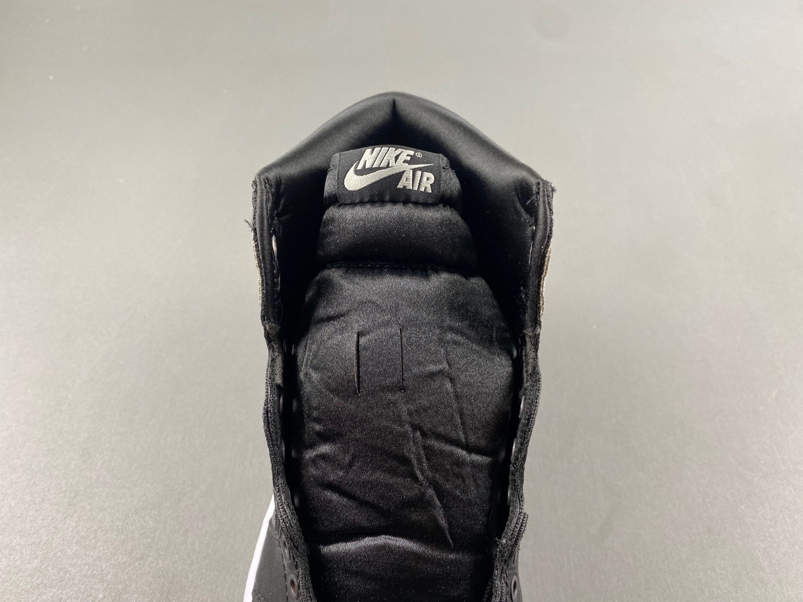 Air Jordan 1 High OG WMNS “Satin Shadow” FD4810-010