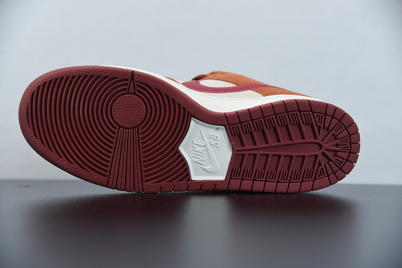 nike sb dunk low pro daek russet cedar bq6817-202