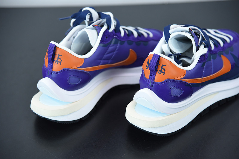 nike vaporwaffle sacai dark iris dd1875-500
