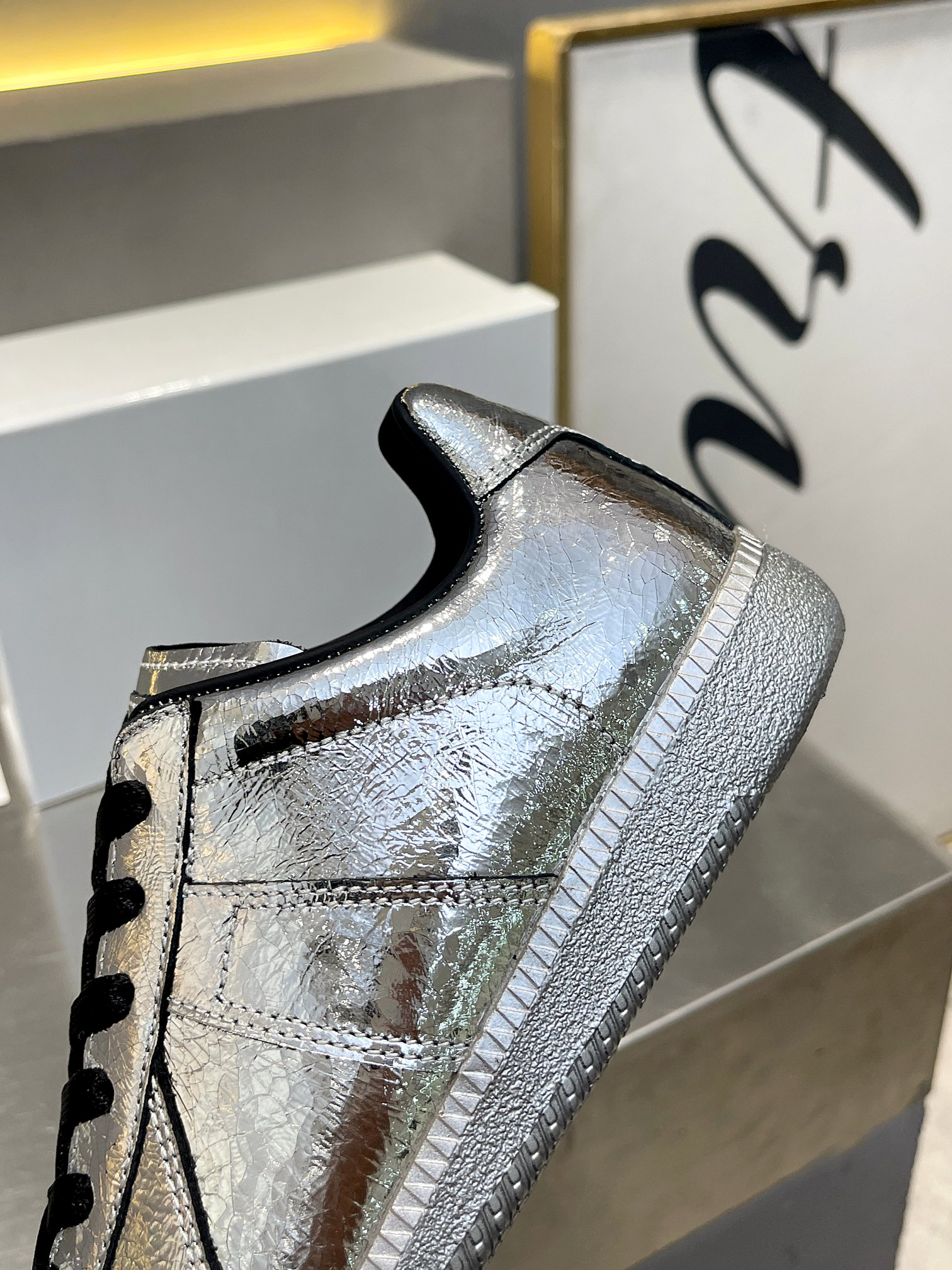 ma*s*n Ma*i*la sneaker