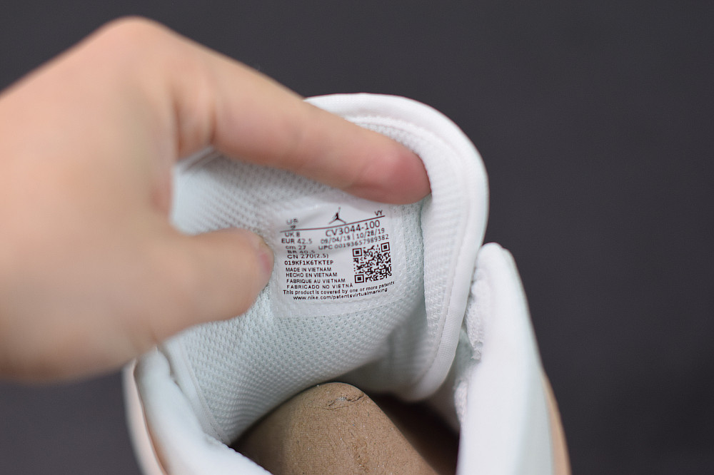 air jordan 1 mid inspired by milan cv3044-100