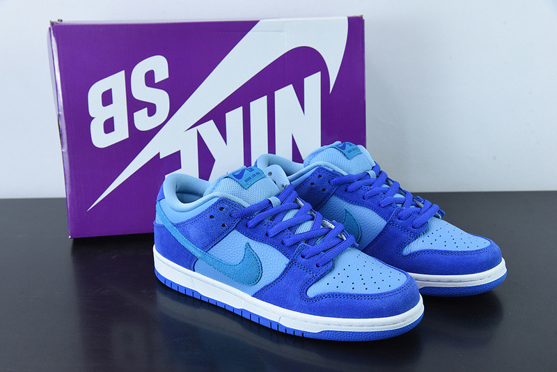 nike sb dunk low “blue raspberry” dm0807-400