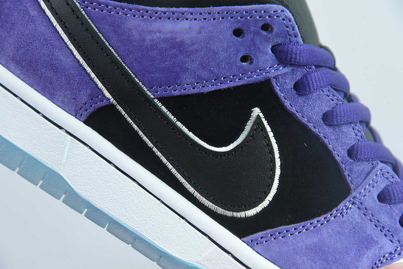 Hayley Wilson x Nike SB Dunk Low HJ0513-500