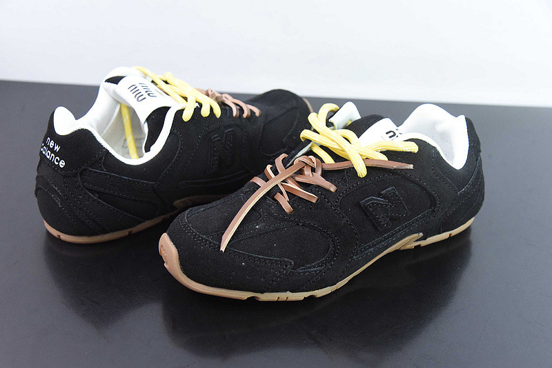 NEW BALANCE X MIUMIU SNEAKER