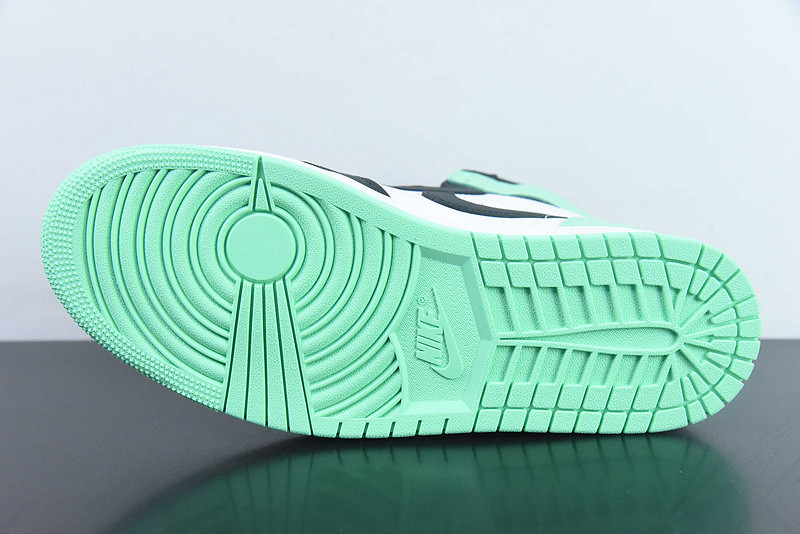 air jordan 1 high og "green glow" dz5485-130