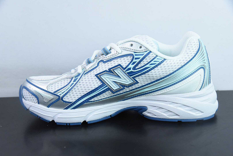 NEW BALANCE SNEAKER
