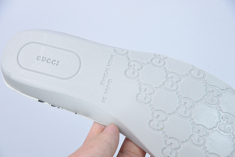 g*u*i rhyton sneaker