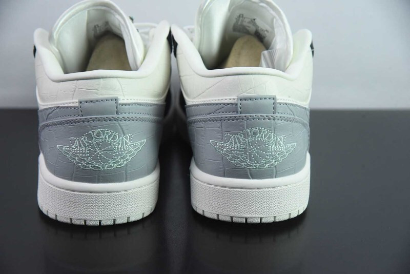 Air Jordan 1 Low Sail Light Smoke Grey IO2242-101