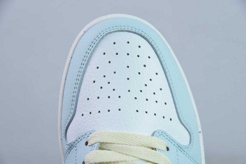 Air Jordan 1 Low SE Glacier Blue Summit White HJ5999-400